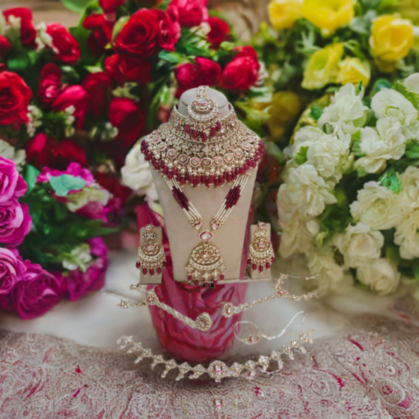 Luxurious High Quality Bridal Necklace Set