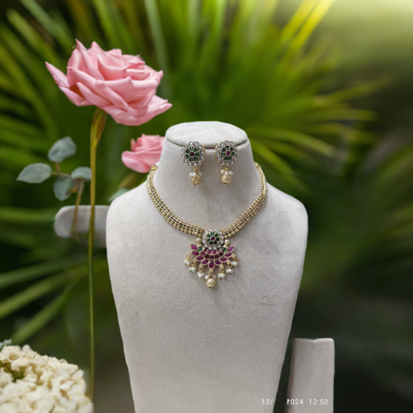 "Regal Allure: Luxury Copper Long Necklace with Pink, Golden Tone Chains & Circle Earrings" ✨💎💚