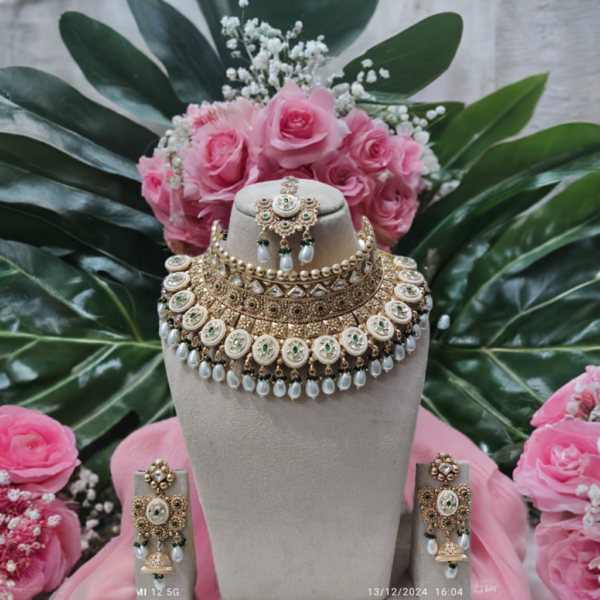 Elegant Artificial Choker – A Perfect Ethnic Jewelry Piece