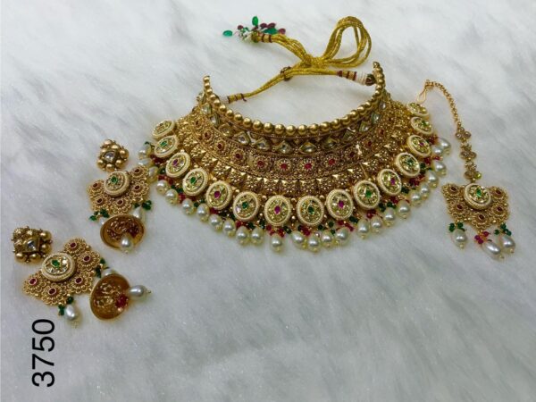 Regal Charm: Luxury Copper Choker with Multicolor Stones & Maang Tikka" ✨💎🌈