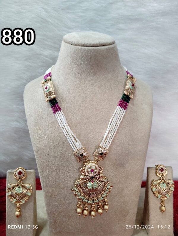 "Majestic Glow: Luxury Copper Pendant Necklace with Elegant Earrings" ✨💎🌸⚫💛