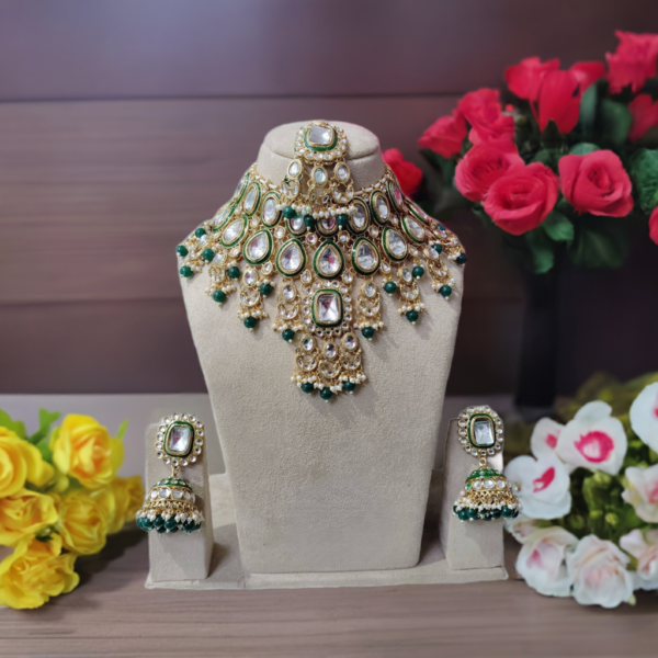 "Timeless Royalty: Luxury Kundan Necklace Set With Maagh Tikka