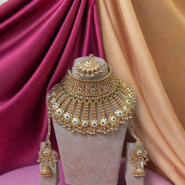 Luxurious Choker Set with Maang Tikka – Royal Elegance in Gold & Green