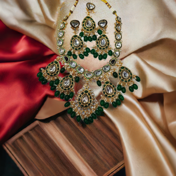 Handcrafted Kundan necklace