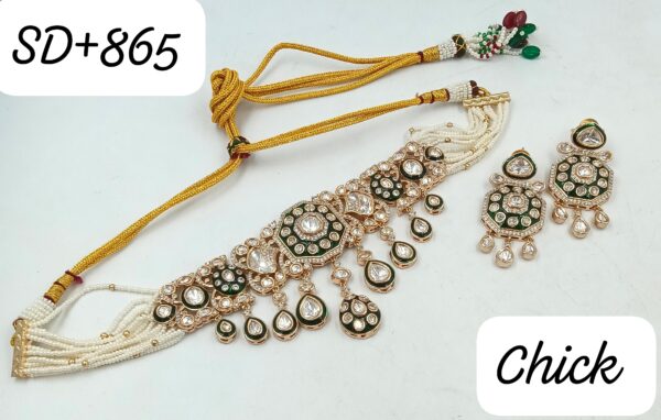 Kundan Choker Set With Earrings