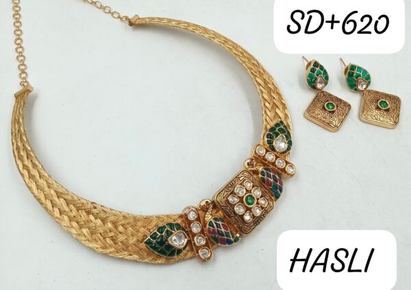 Beautiful Gold Hasli Set With Peacock &Antique Design