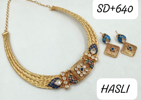 Beautiful Gold Hasli Set With Peacock &Antique Design