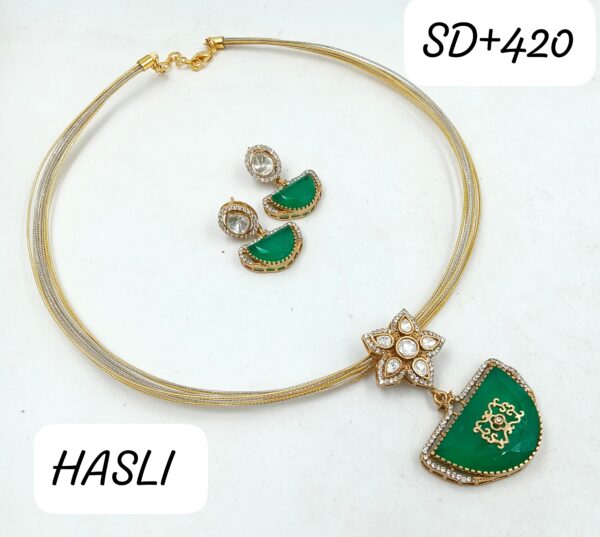 Handcrafted Hasli Set​ And Beautiful jhumka With Green Color