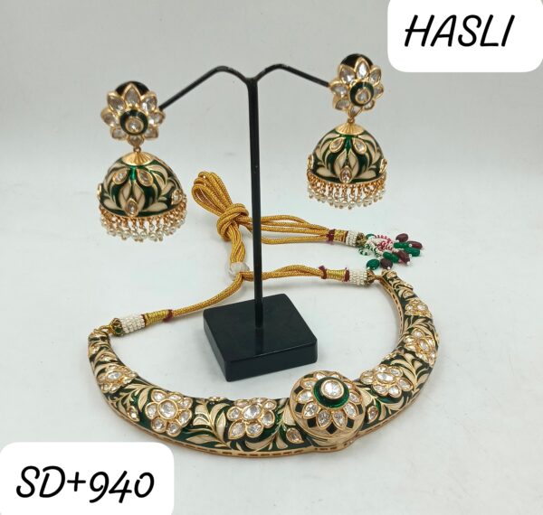 Handcrafted Hasli Set​ And Beautiful jhumka With Green Color