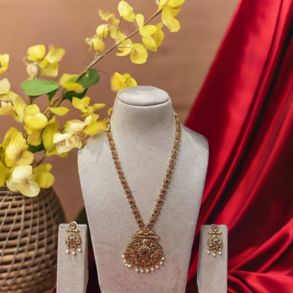 Luxurious Copper Long Pandal – Gold-Plated with White Accents