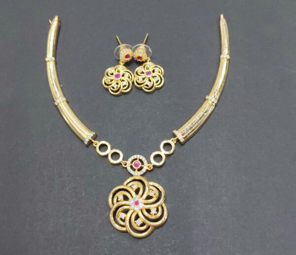 Luxurious Copper Pandal Set with Gold Plating & Elegant Earrings With Pink Color