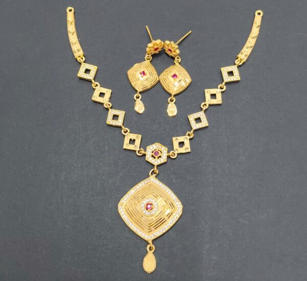 Luxurious Copper Pandal Set with Gold Plating & Elegant Earrings With Red  Color