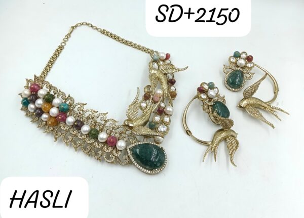 "Luxurious Multicolor Hasli Necklace – Bold Elegance in Every Hue"