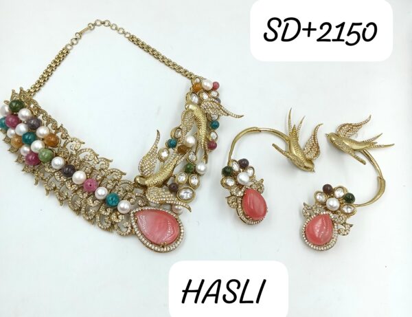 "Luxurious Multicolor Hasli Necklace – Bold Elegance in Every Hue